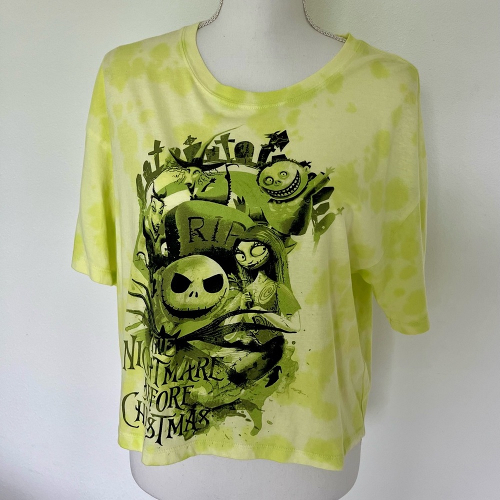 Halloween Tim Burton Disney Nightmare Before Christmas Tee - Lime Green. Cute !